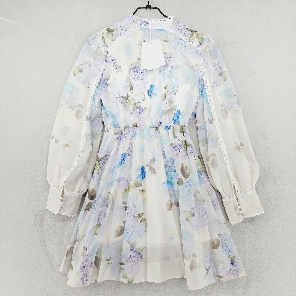 Chic Floral Long Sleeve Dress in White and Blue - Picture 4 of 10